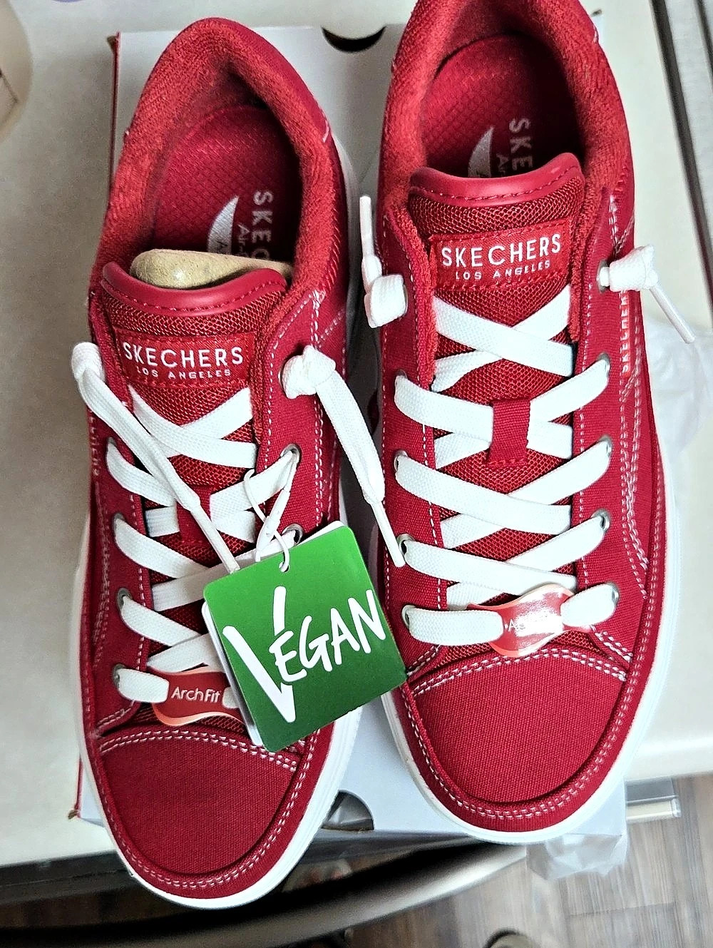 Skechers Egan Red Sneakers US 8 NWT